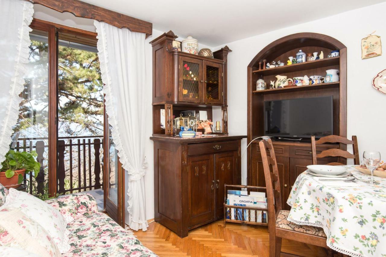 Comfy And Warm Ap With Balcony Surrounded With Beautiful Nature Lovran Exterior foto